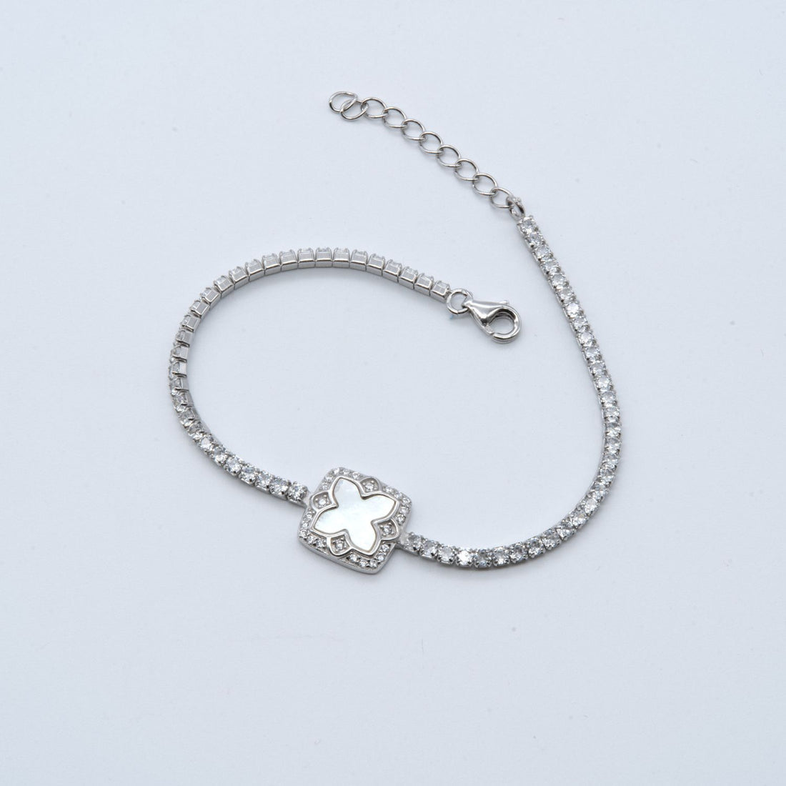 Eternal Grace Clover Bracelet
