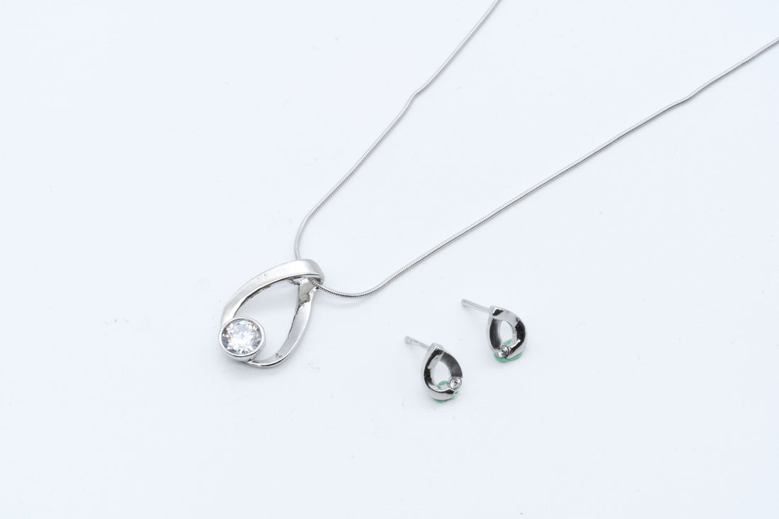 Elegant Teardrop Set