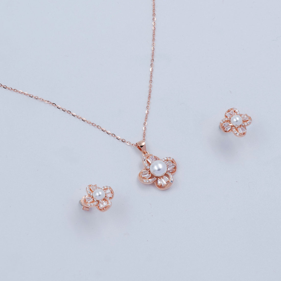Blossom Pearl Pendant Necklace Set
