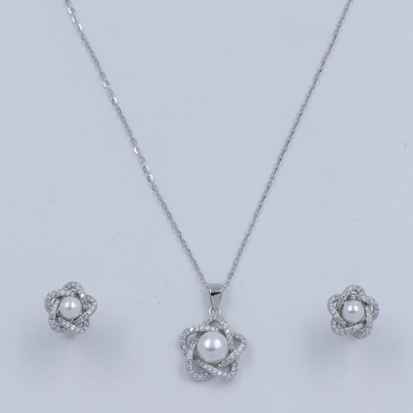 Eternal Pearl Knot