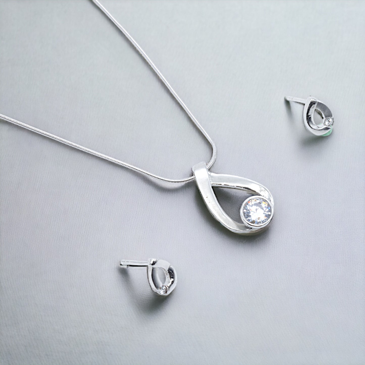 Elegant Teardrop Set