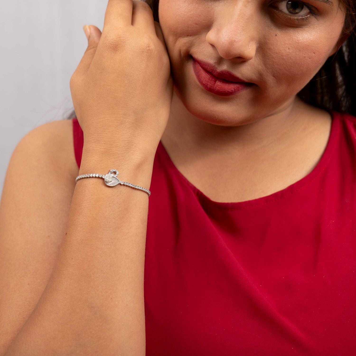 Graceful Swan Elegance Bracelet