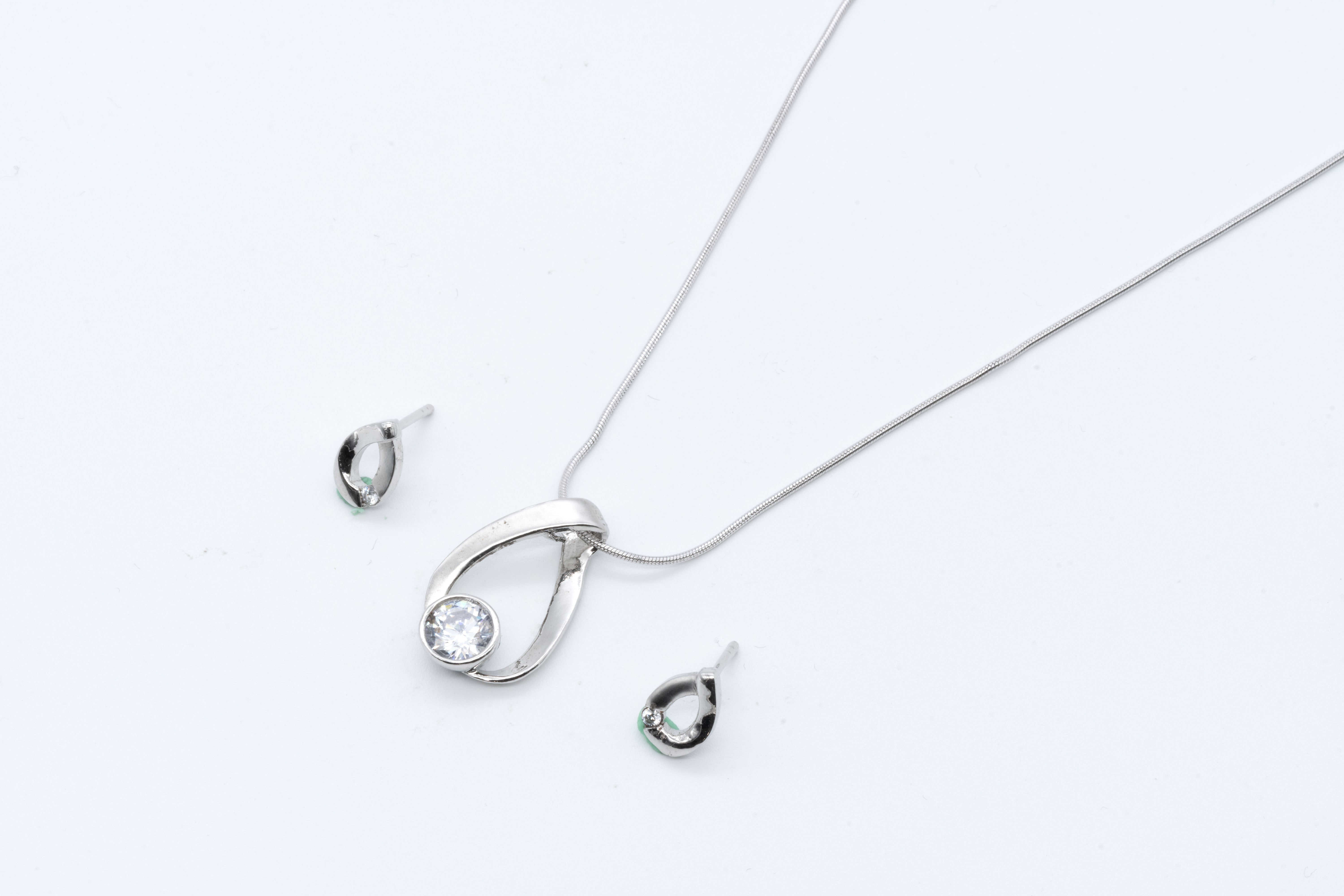 Elegant Teardrop Set
