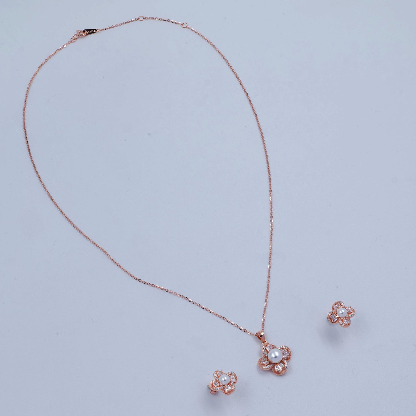 Blossom Pearl Pendant Necklace Set