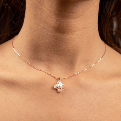 Blossom Pearl Pendant Necklace Set