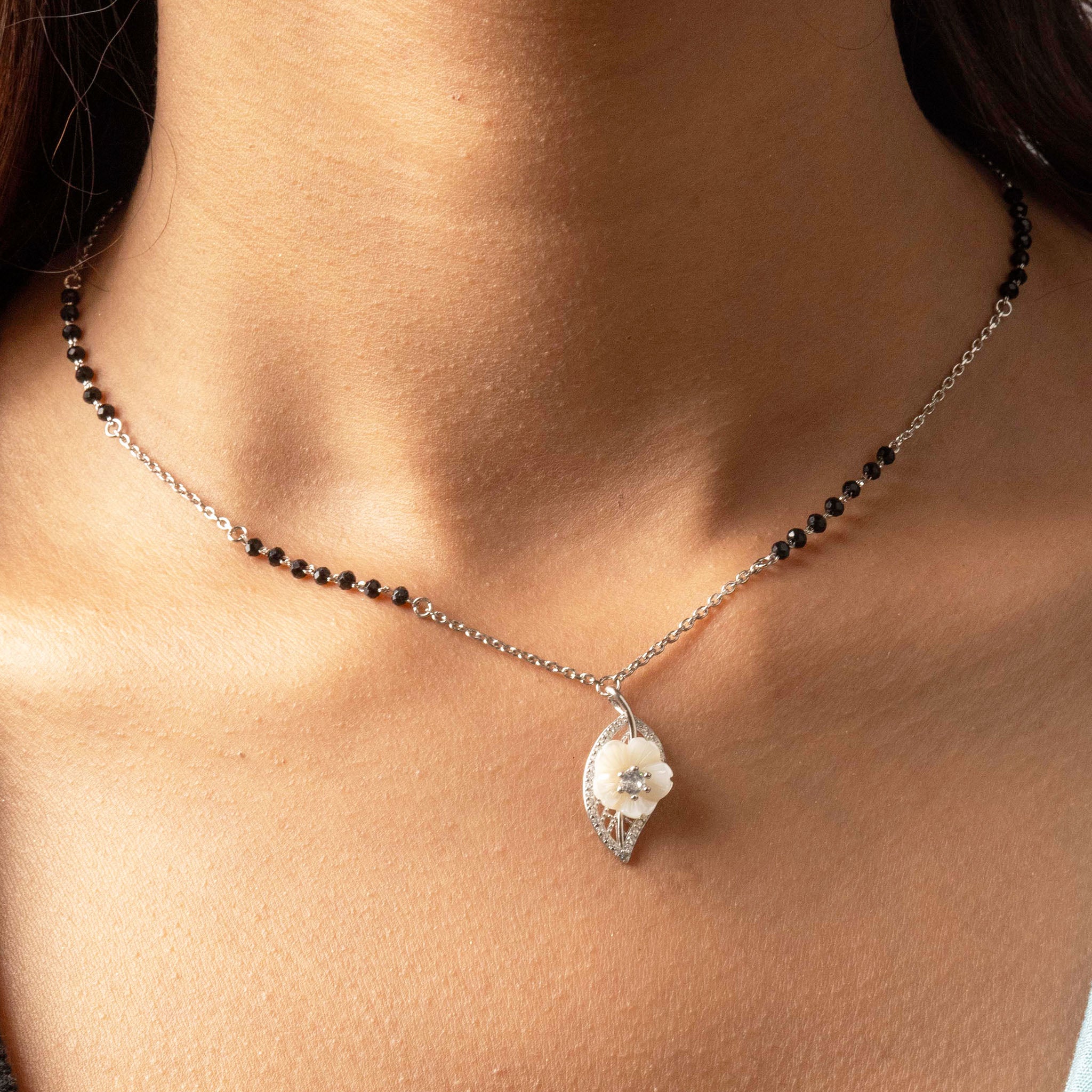 Floral Leaf Pendant Mangalsutra