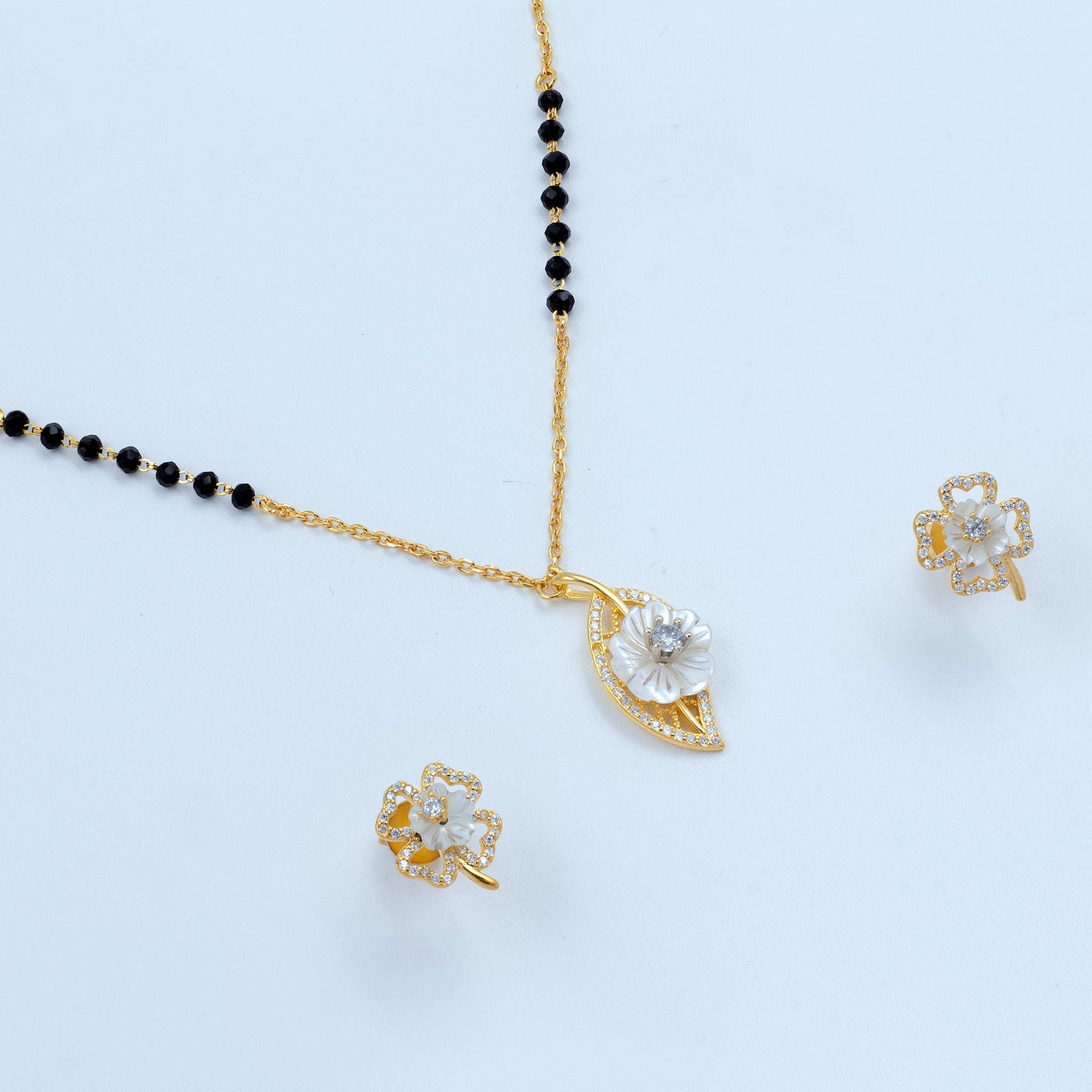 Floral Leaf Pendant Mangalsutra