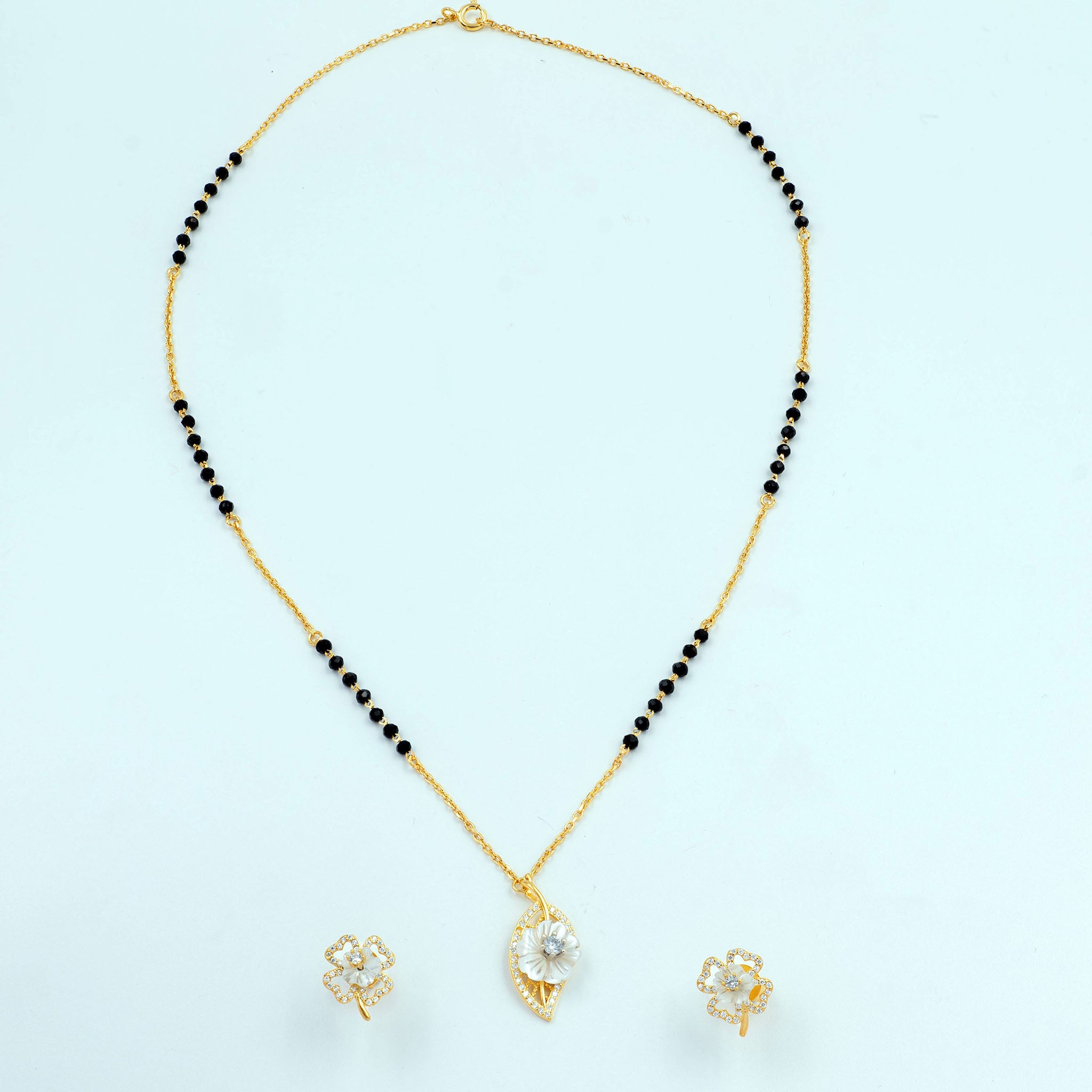 Floral Leaf Pendant Mangalsutra