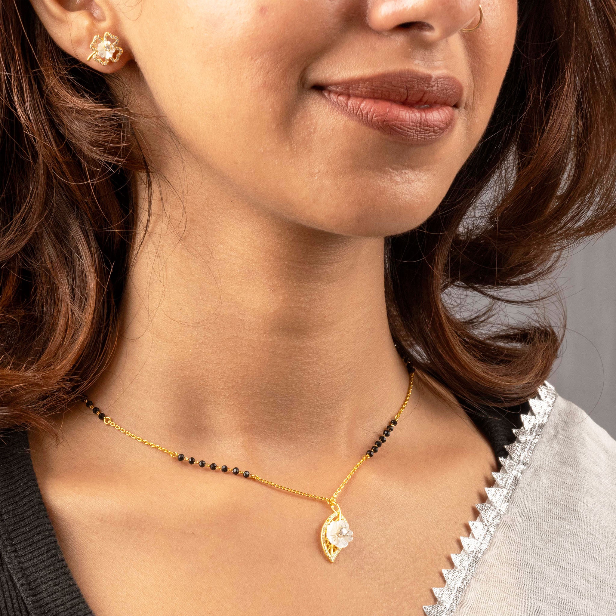 Floral Leaf Pendant Mangalsutra