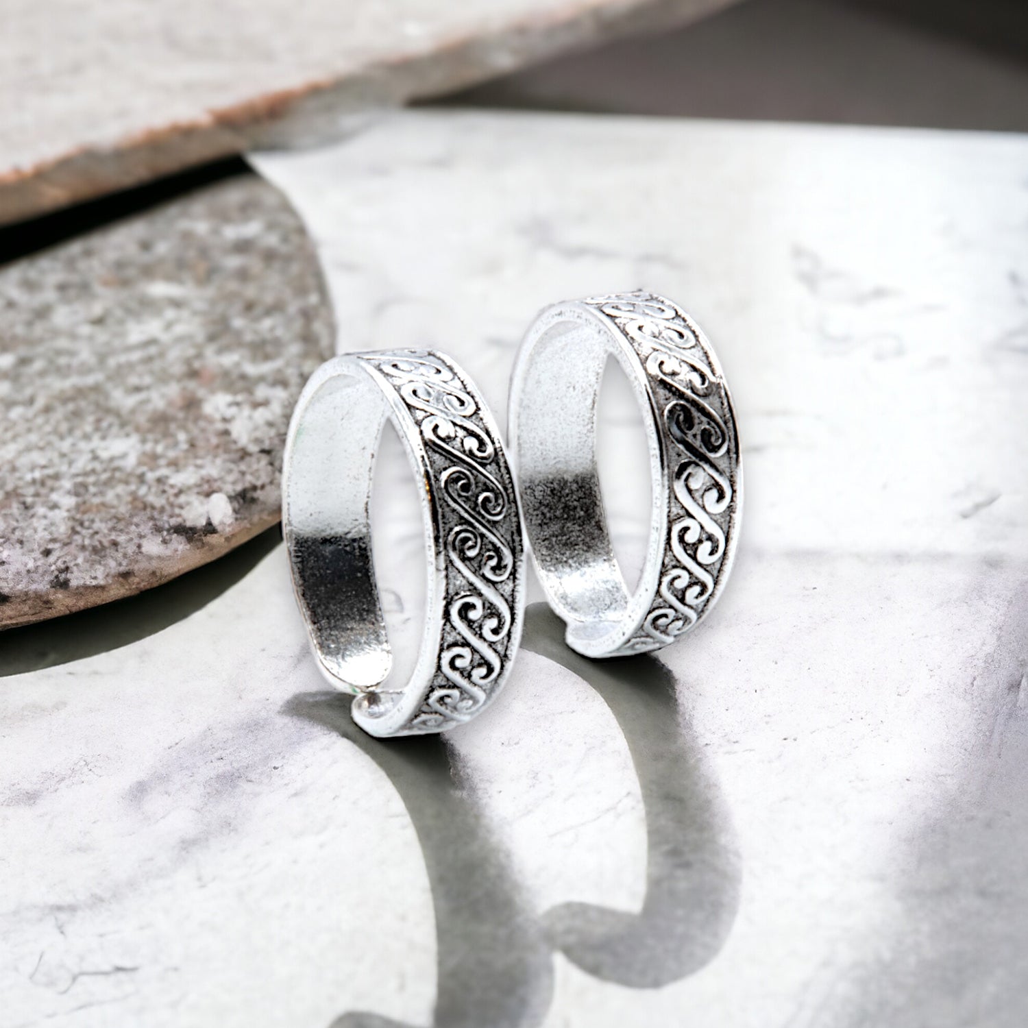 Swirl Pattern Toe Ring Set