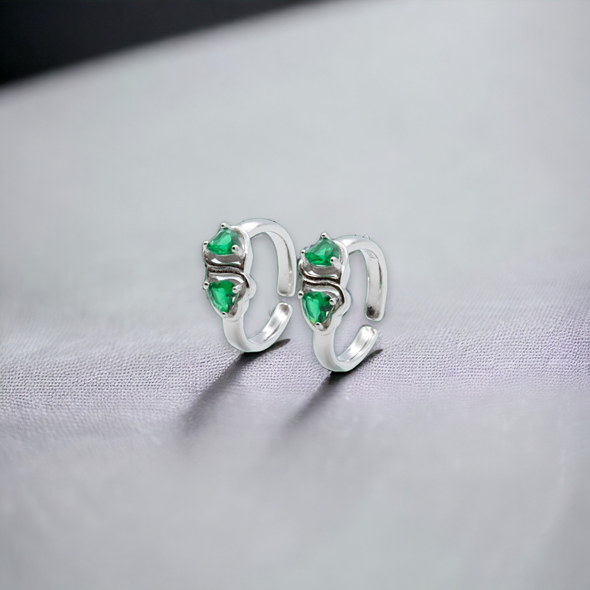 Emerald Bliss Toe Rings