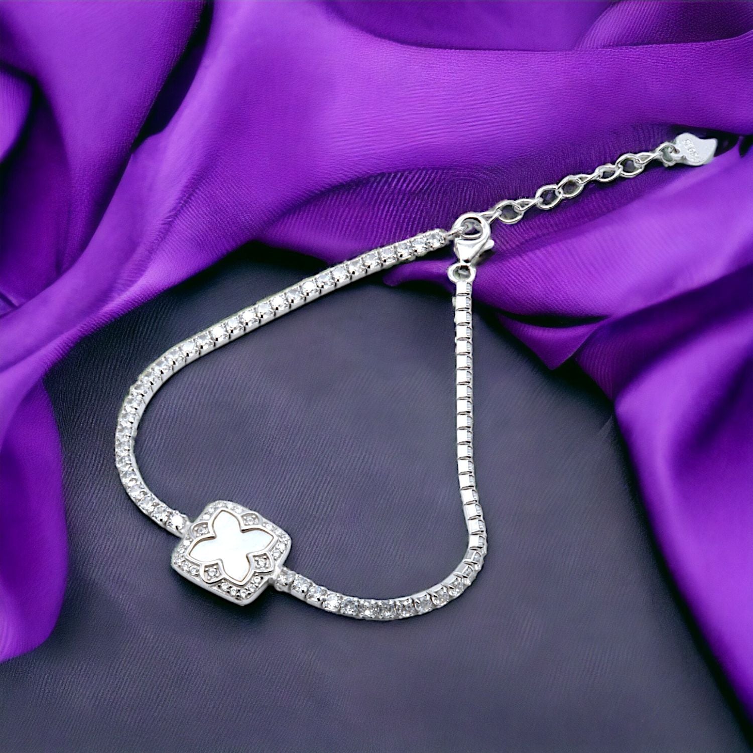 Eternal Grace Clover Bracelet