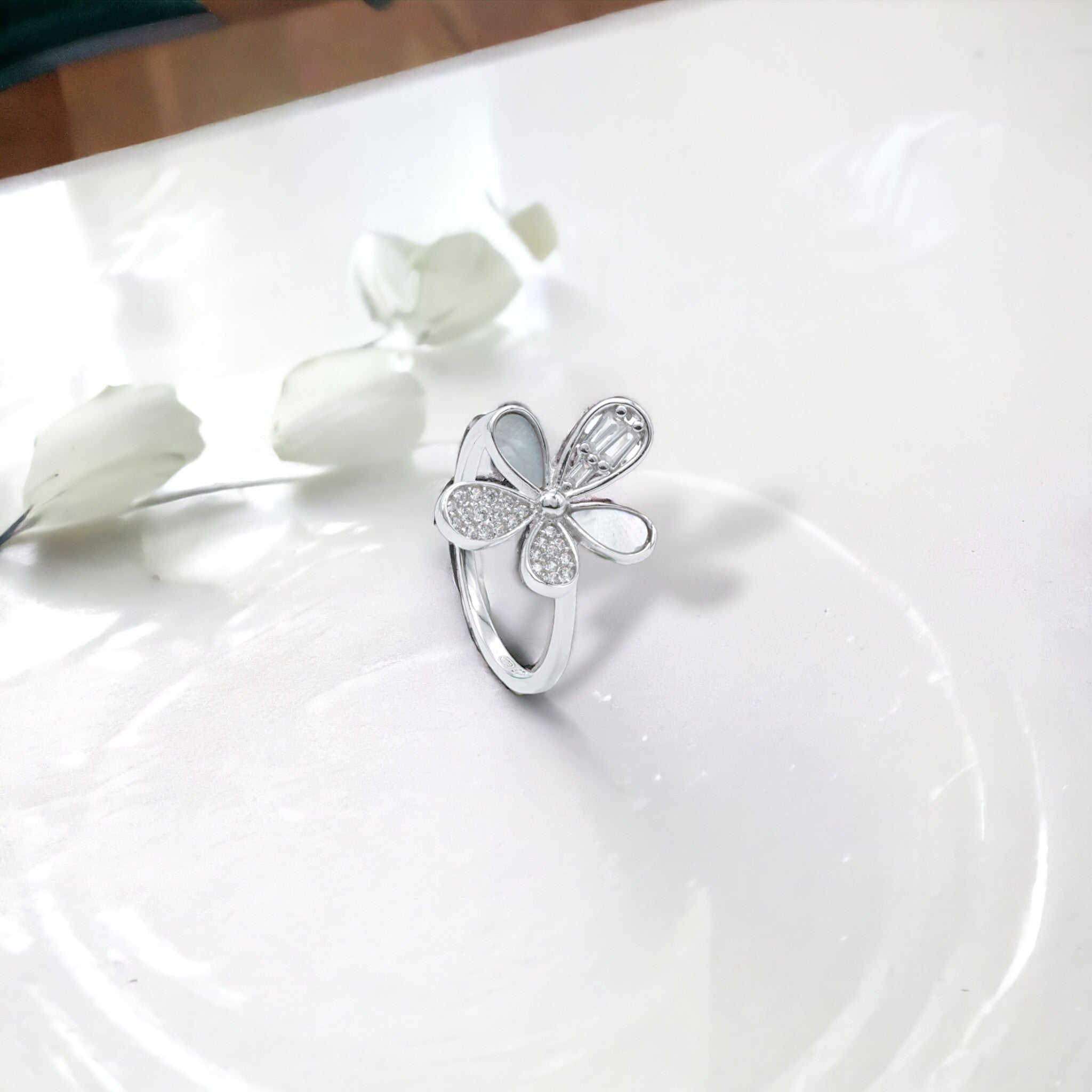 Silver MOP Petal Ring