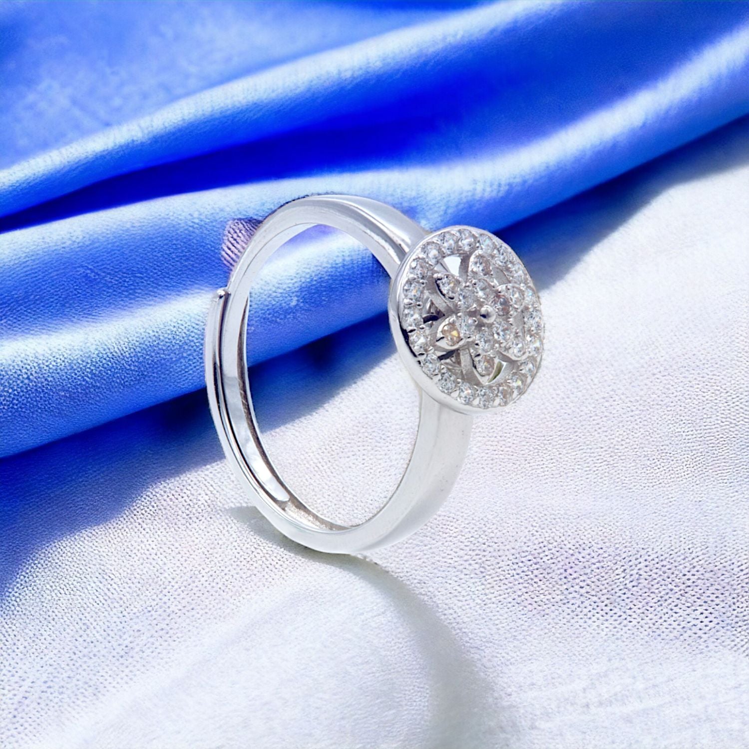 Daisy Halo Spinner Ring