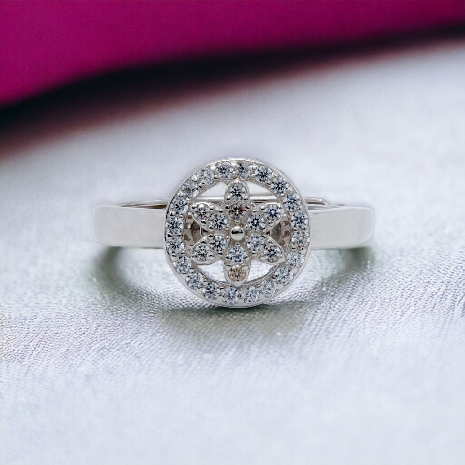 Daisy Halo Spinner Ring