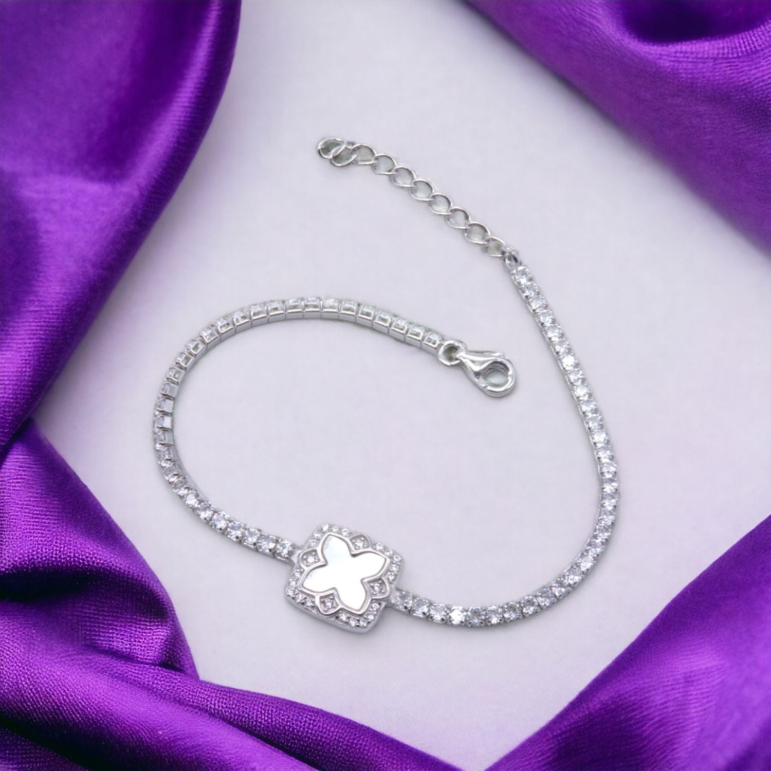 Eternal Grace Clover Bracelet