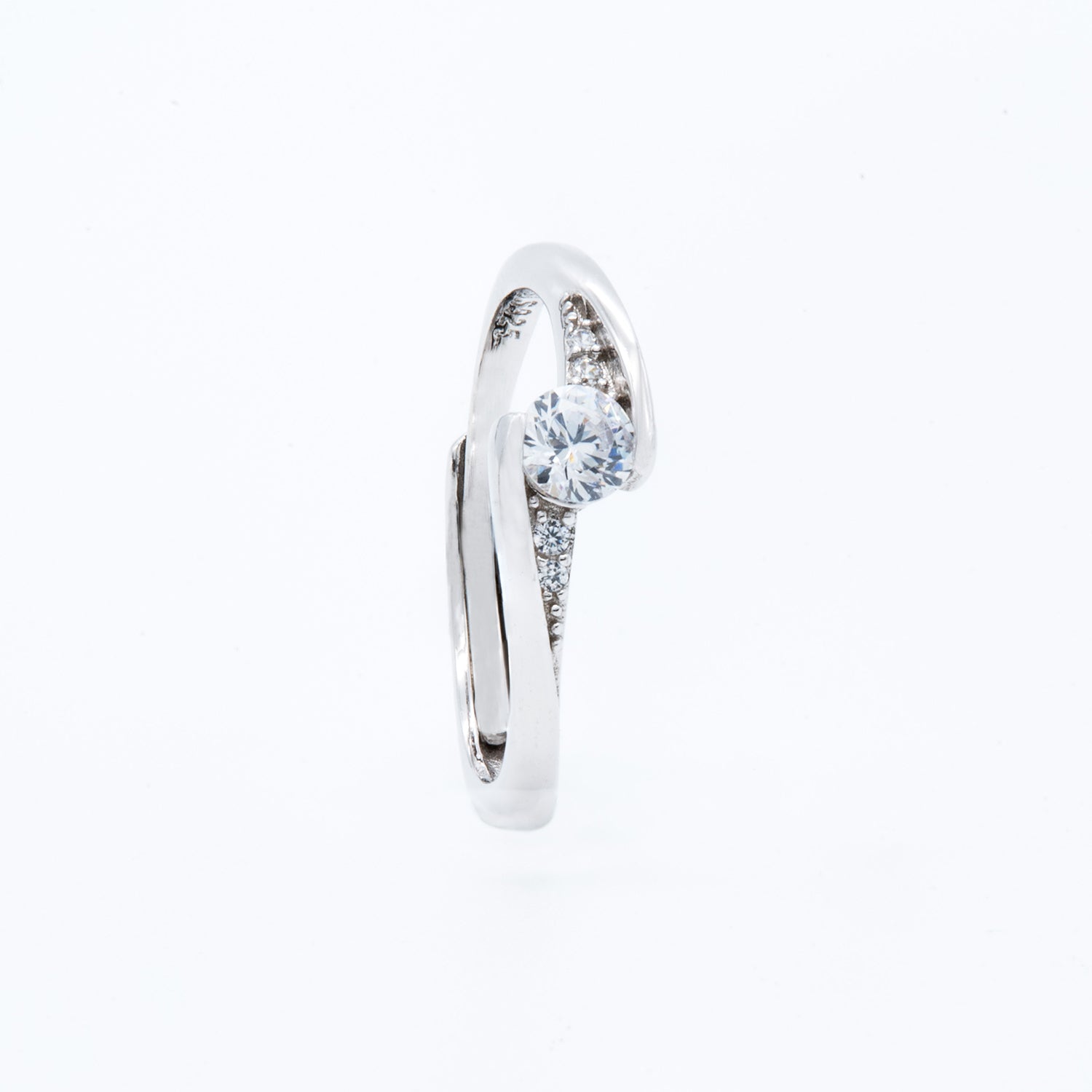 Modern Solitaire Twist Ring